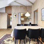 8 Person In Fjerritslev-by Traum