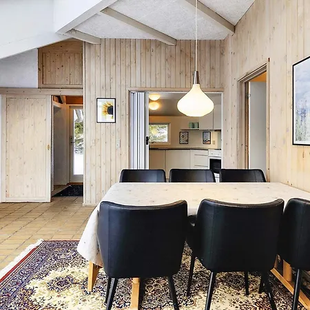 8 Person In Fjerritslev-by Traum